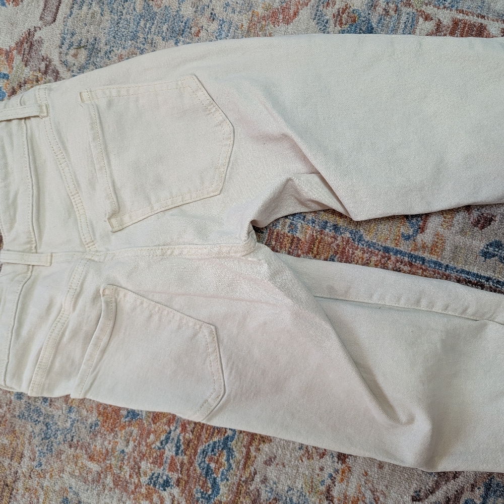 Old Navy Cream Boyfriend Jeans - Picture 4 of 4